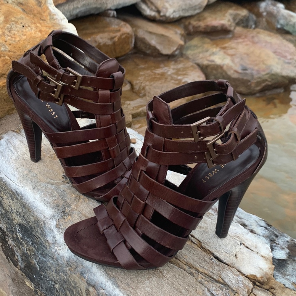 Nine West size 5 sandals. Chocolate brown in color heel height is 3 inches.